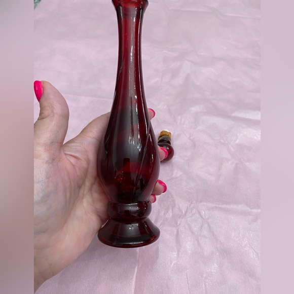 VINTAGE AVON RUBY RED BUD VASE WITH RUBY RED STOPPER - Picture 3 of 10